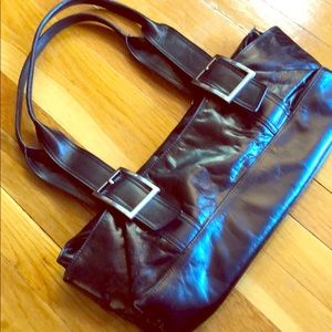 Kenneth Cole leather crackle hand bag in black